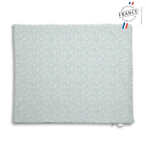 Le Tapis Magique imprimé Gabi, à plat sur fond blanc, avec le logo Origine France Garantie.